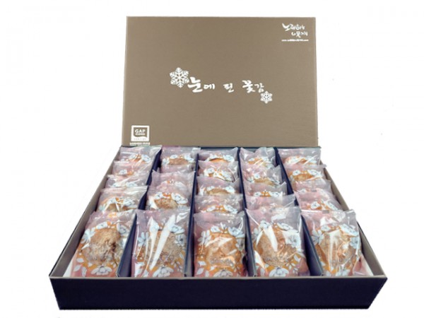 100일이상 발효해 시설이 가득한  눈에 핀 꽃감 (발효곶감)