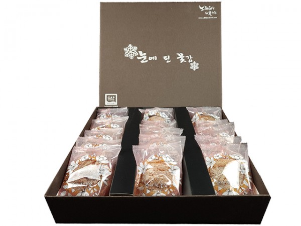 100일이상 발효해 시설이 가득한  눈에 핀 꽃감 (발효곶감)